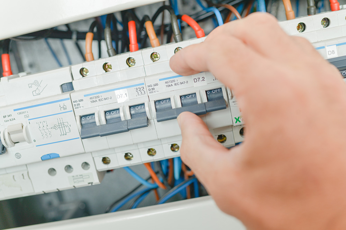 Elektro­installation bei Elektro-Müller GmbH & Co. KG in Erbach